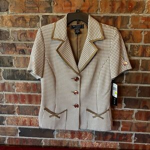Ms. Tracy women's short-sleeve blazer with a tan &white check pattern Size:8 NWT
